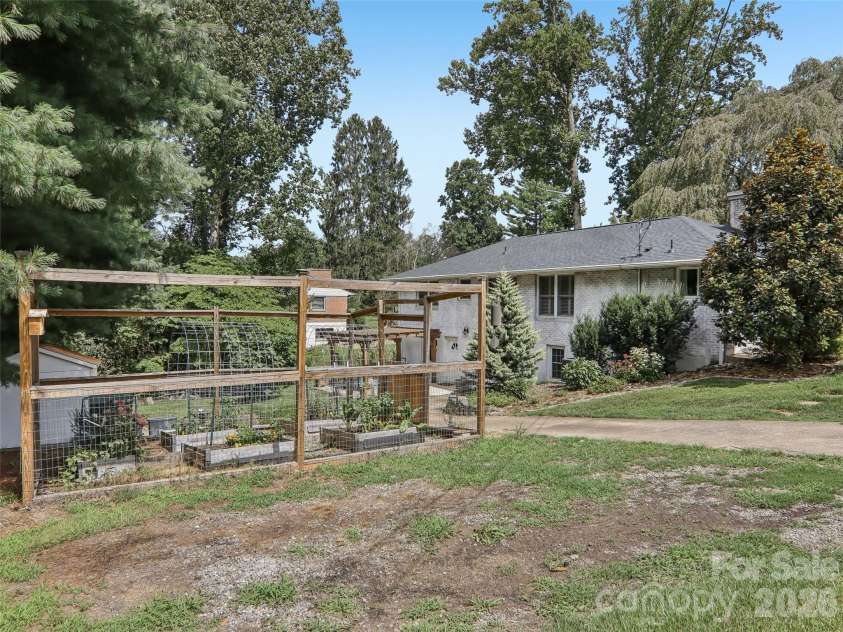 851 Sand Hill Road, Asheville, NC 28806.  MLS# CAR4406866, YatesRealty ID 39508. 