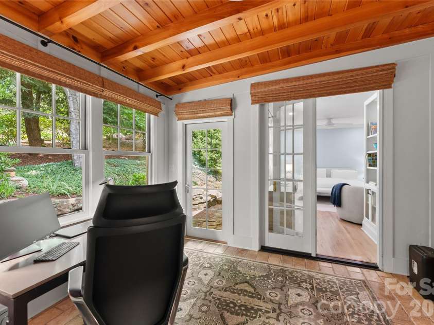 38 Cheshire Drive, Black Mountain, NC 28711.  MLS# CAR4403485, YatesRealty ID 39509. 