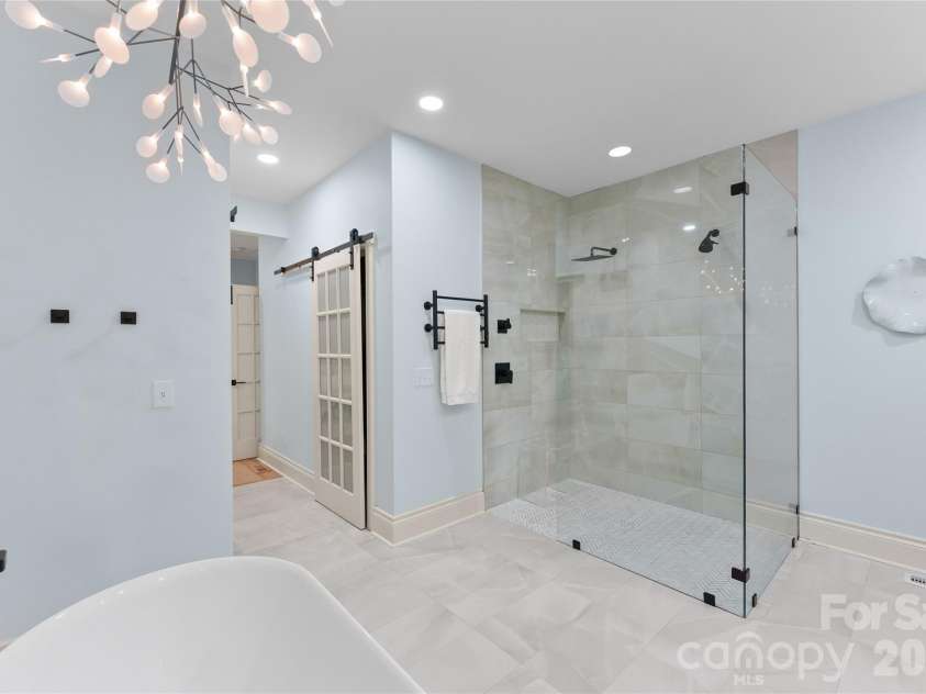 38 Cheshire Drive, Black Mountain, NC 28711.  MLS# CAR4403485, YatesRealty ID 39509. 