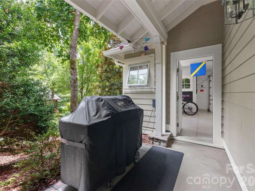 38 Cheshire Drive, Black Mountain, NC 28711.  MLS# CAR4403485, YatesRealty ID 39509. 