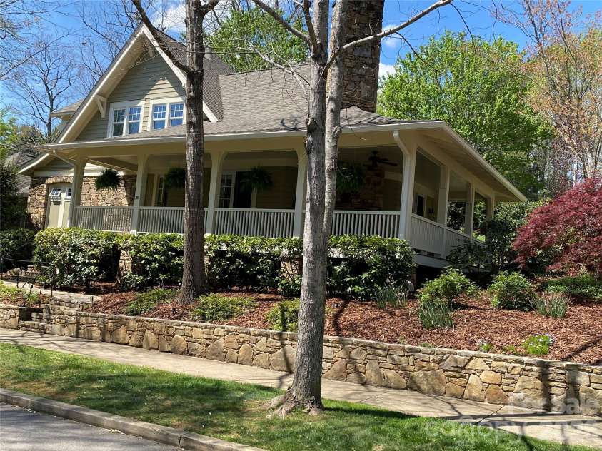 38 Cheshire Drive, Black Mountain, NC 28711.  MLS# CAR4403485, YatesRealty ID 39509. 