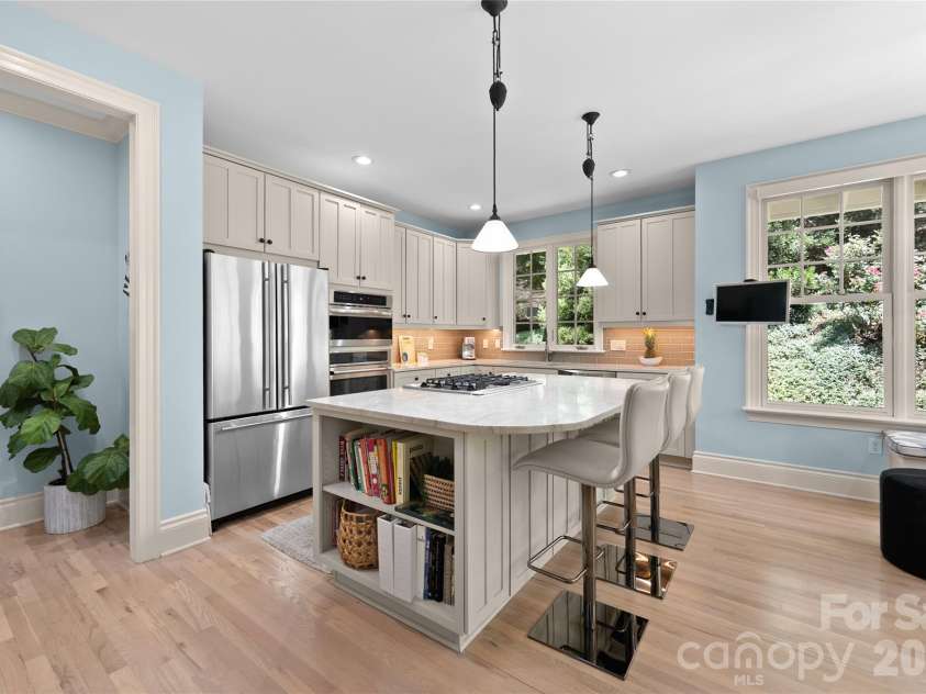 38 Cheshire Drive, Black Mountain, NC 28711.  MLS# CAR4403485, YatesRealty ID 39509. Kitchen