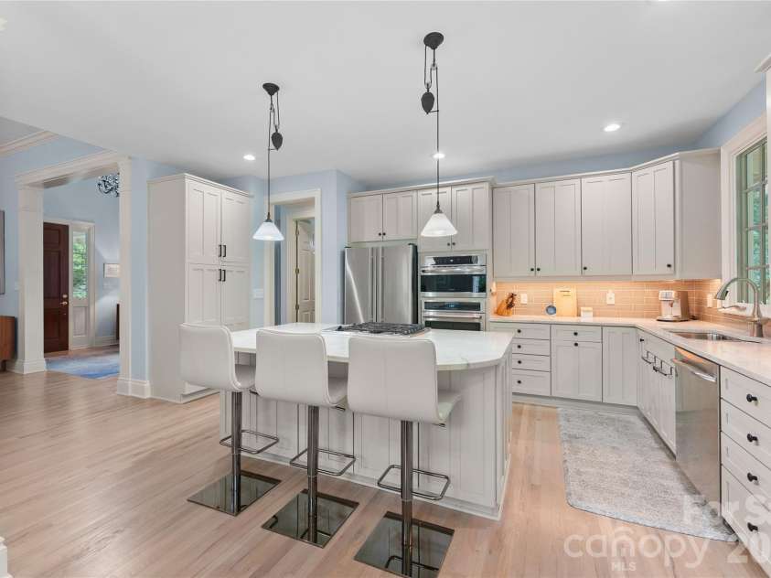 38 Cheshire Drive, Black Mountain, NC 28711.  MLS# CAR4403485, YatesRealty ID 39509. Kitchen