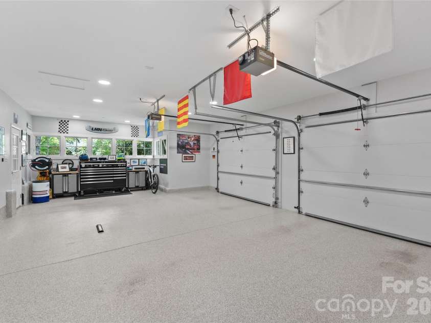 38 Cheshire Drive, Black Mountain, NC 28711.  MLS# CAR4403485, YatesRealty ID 39509. Oversized garage