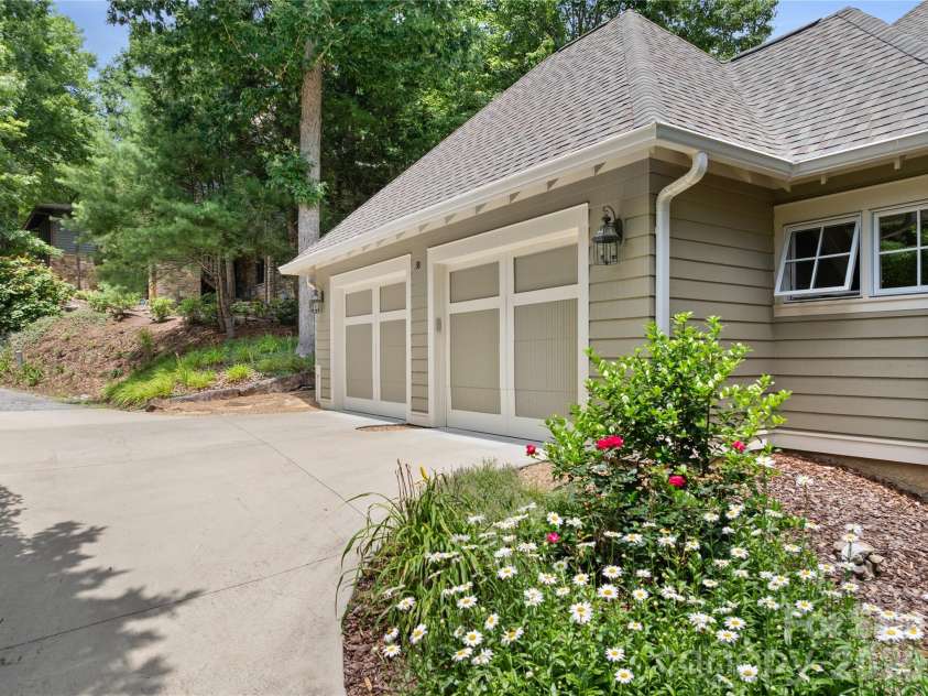 38 Cheshire Drive, Black Mountain, NC 28711.  MLS# CAR4403485, YatesRealty ID 39509. Two car garage