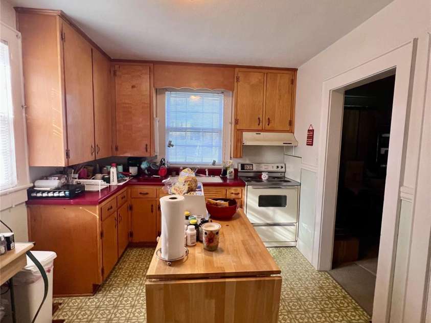 1716 3rd Street, Hickory, NC 28601.  MLS# CAR4201925, YatesRealty ID 3951. 