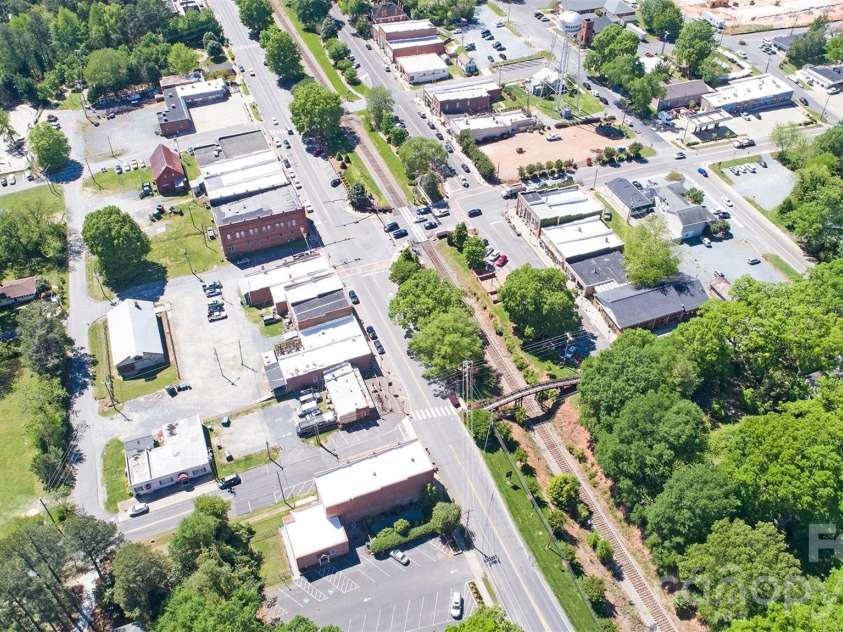 517 Brevard Street, Waxhaw, NC 28173.  MLS# CAR4403950, YatesRealty ID 39510. 