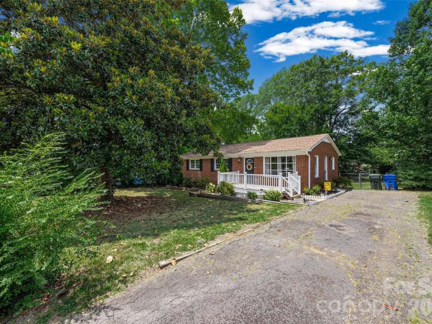 1537 Mcgill Street, Rock Hill, SC 29732.  MLS# CAR4406764, YatesRealty ID 39511. 