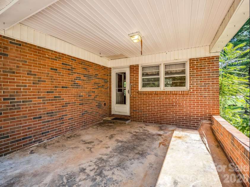 385 Eastview Drive, Bostic, NC 28018.  MLS# CAR4405034, YatesRealty ID 39514. 