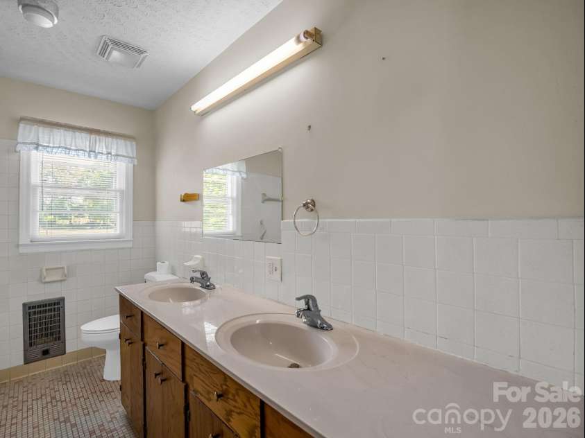 385 Eastview Drive, Bostic, NC 28018.  MLS# CAR4405034, YatesRealty ID 39514. 