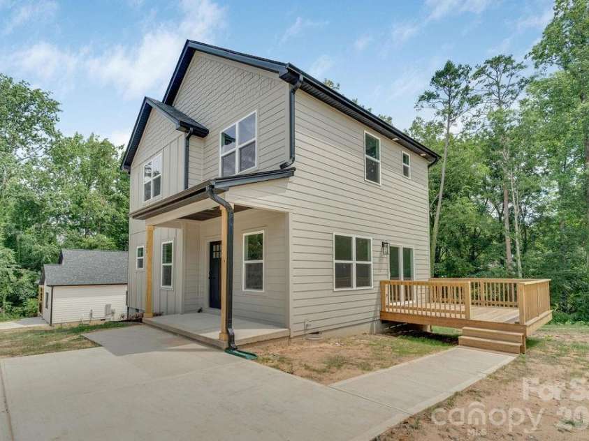 502 Pine Street, Cherryville, NC 28021.  MLS# CAR4406767, YatesRealty ID 39515. 