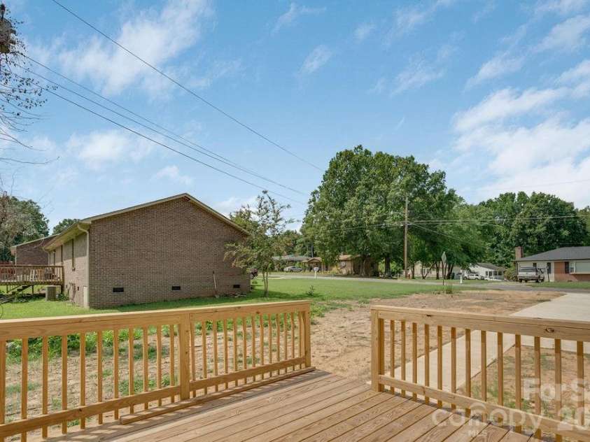 502 Pine Street, Cherryville, NC 28021.  MLS# CAR4406767, YatesRealty ID 39515. 