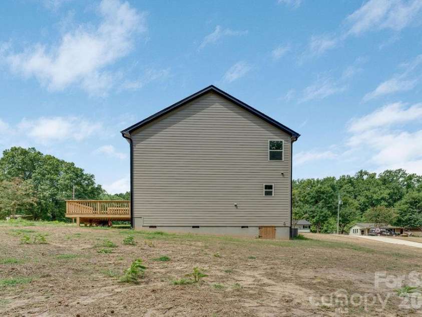 502 Pine Street, Cherryville, NC 28021.  MLS# CAR4406767, YatesRealty ID 39515. 