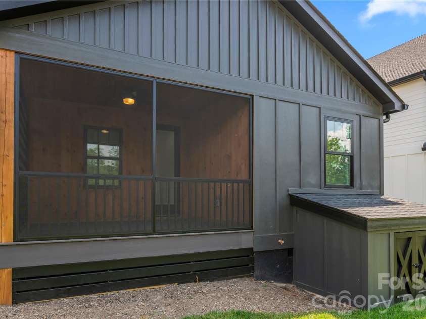 12 Martha Kate Drive, Hendersonville, NC 28792.  MLS# CAR4405787, YatesRealty ID 39519. 