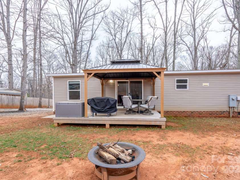 1795 Kestrel Valley Lane, Catawba, NC 28609.  MLS# CAR4234303, YatesRealty ID 3952. 
