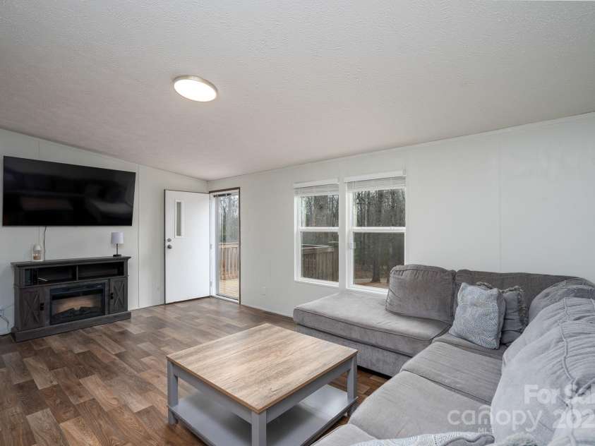 1795 Kestrel Valley Lane, Catawba, NC 28609.  MLS# CAR4234303, YatesRealty ID 3952. 