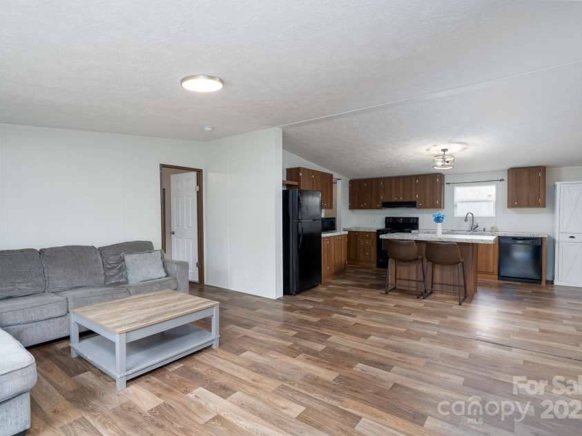 1795 Kestrel Valley Lane, Catawba, NC 28609.  MLS# CAR4234303, YatesRealty ID 3952. 