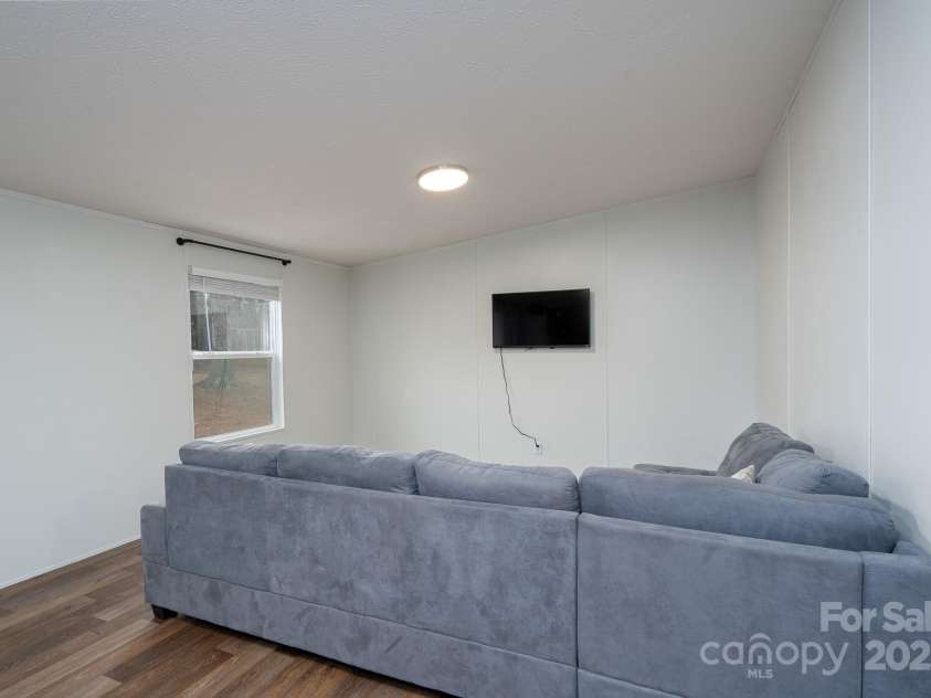 1795 Kestrel Valley Lane, Catawba, NC 28609.  MLS# CAR4234303, YatesRealty ID 3952. 