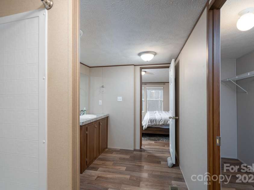 1795 Kestrel Valley Lane, Catawba, NC 28609.  MLS# CAR4234303, YatesRealty ID 3952. 