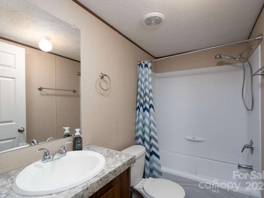 1795 Kestrel Valley Lane, Catawba, NC 28609.  MLS# CAR4234303, YatesRealty ID 3952. 