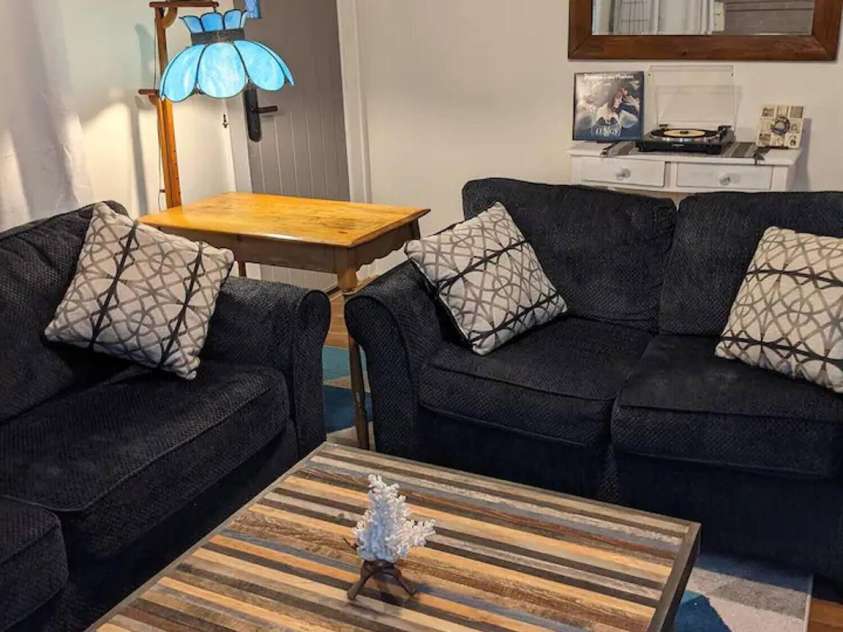 4033 Tyvola Road, Charlotte, NC 28208.  MLS# CAR4338292, YatesRealty ID 3952. 