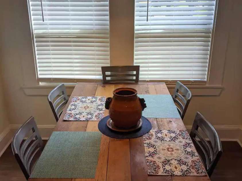 4033 Tyvola Road, Charlotte, NC 28208.  MLS# CAR4338292, YatesRealty ID 3952. 