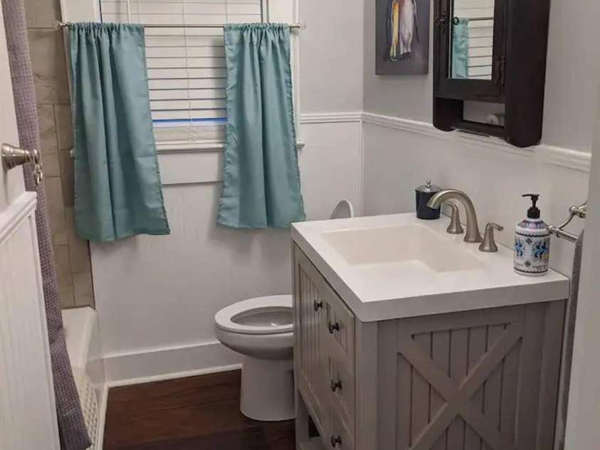 4033 Tyvola Road, Charlotte, NC 28208.  MLS# CAR4338292, YatesRealty ID 3952. 