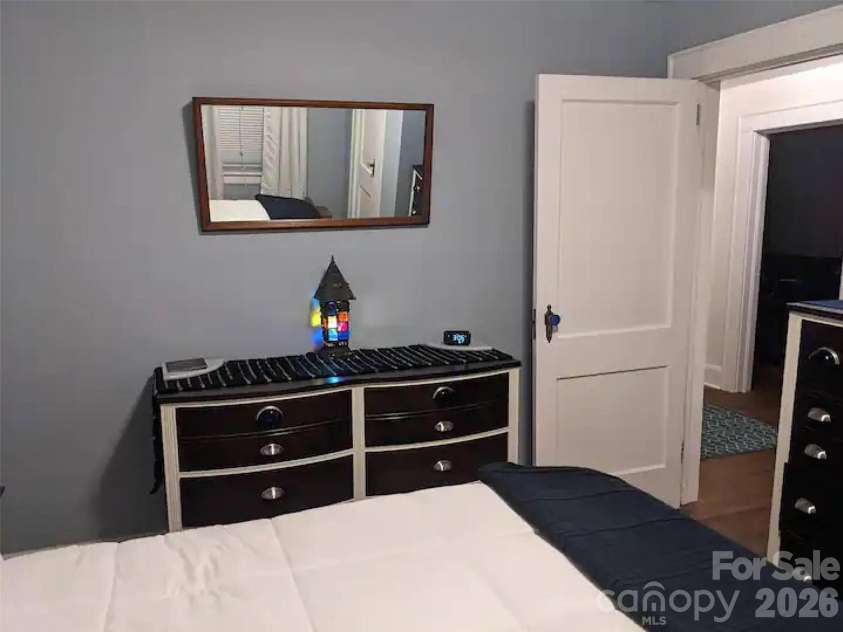 4033 Tyvola Road, Charlotte, NC 28208.  MLS# CAR4338292, YatesRealty ID 3952. 