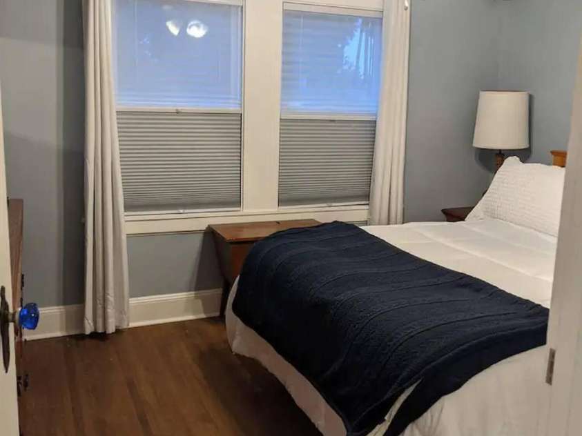 4033 Tyvola Road, Charlotte, NC 28208.  MLS# CAR4338292, YatesRealty ID 3952. 