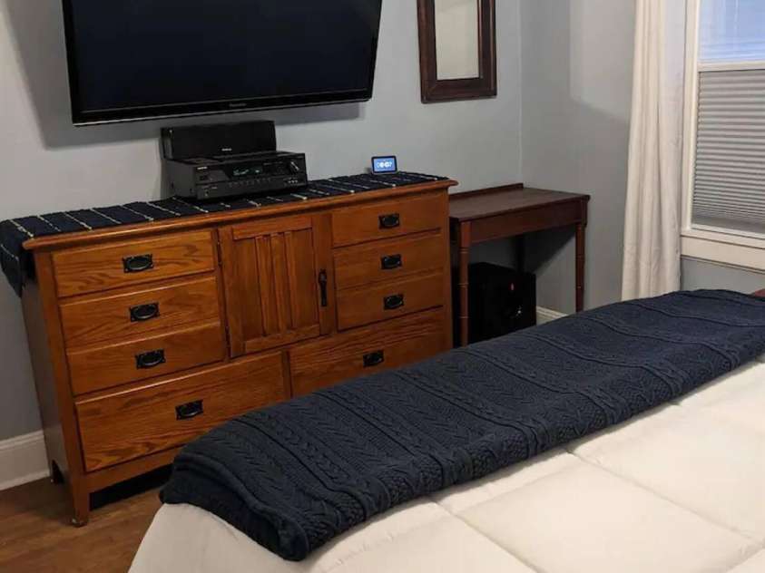 4033 Tyvola Road, Charlotte, NC 28208.  MLS# CAR4338292, YatesRealty ID 3952. 