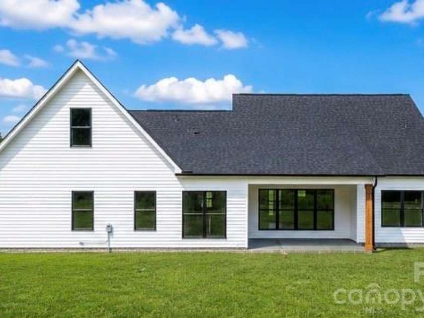 5501 Little Staton Road, Marshville, NC 28103.  MLS# CAR4402596, YatesRealty ID 39520. 
