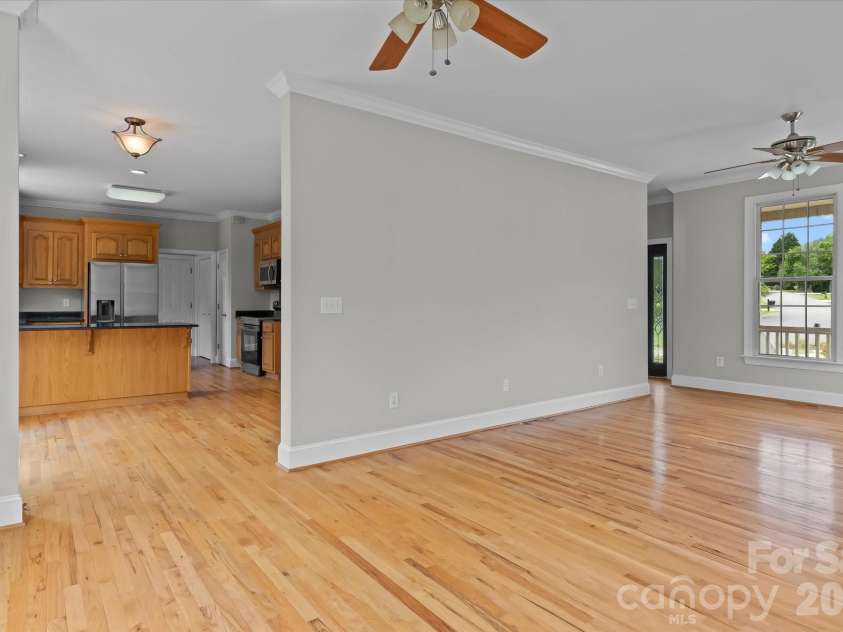 136 Summerchase Lane, Mooresville, NC 28117.  MLS# CAR4406653, YatesRealty ID 39521. 