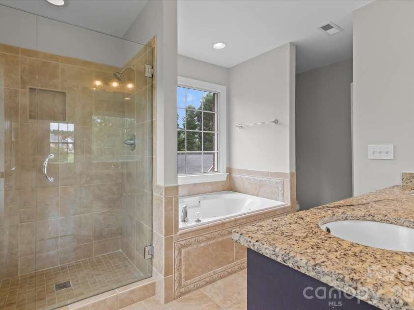 136 Summerchase Lane, Mooresville, NC 28117.  MLS# CAR4406653, YatesRealty ID 39521. 