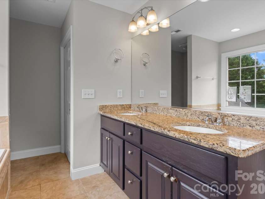 136 Summerchase Lane, Mooresville, NC 28117.  MLS# CAR4406653, YatesRealty ID 39521. 
