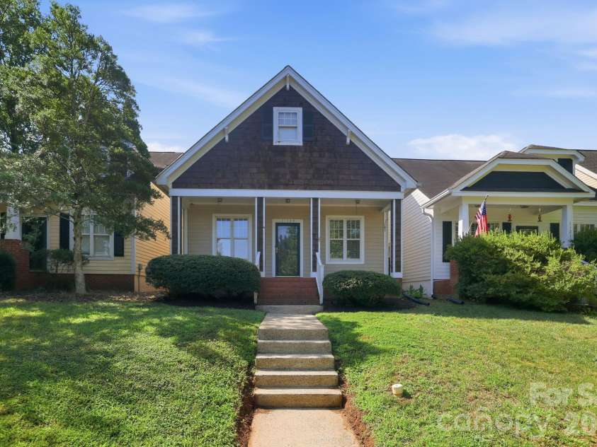 11209 Blue Cedar Lane, Charlotte, NC 28277.  MLS# CAR4402724, YatesRealty ID 39522. 