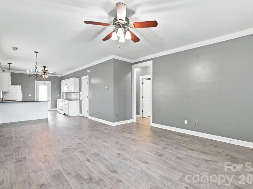 11209 Blue Cedar Lane, Charlotte, NC 28277.  MLS# CAR4402724, YatesRealty ID 39522. 