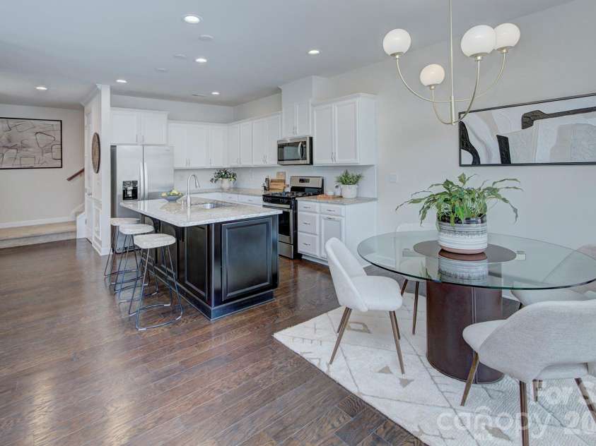 9257 Glenburn Lane, Charlotte, NC 28278.  MLS# CAR4403571, YatesRealty ID 39523. 