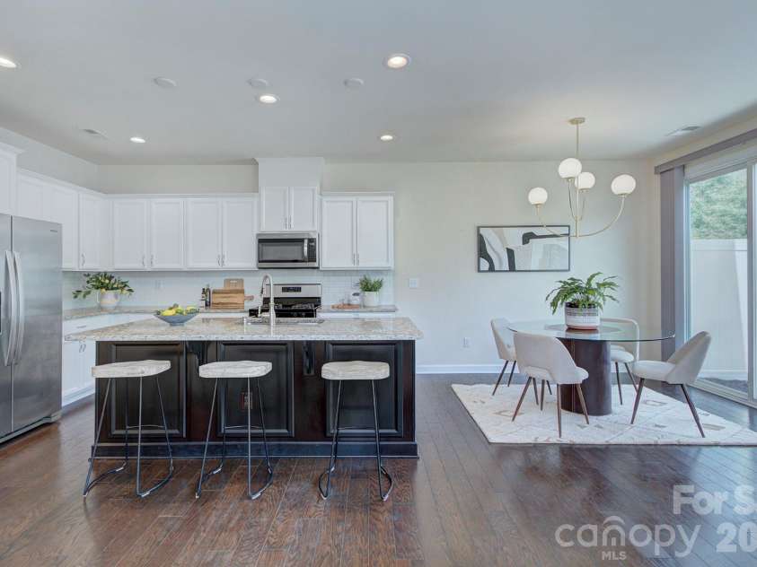9257 Glenburn Lane, Charlotte, NC 28278.  MLS# CAR4403571, YatesRealty ID 39523. 