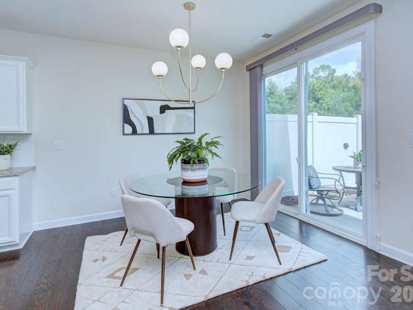 9257 Glenburn Lane, Charlotte, NC 28278.  MLS# CAR4403571, YatesRealty ID 39523. 