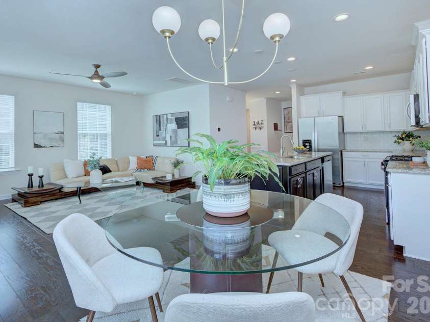 9257 Glenburn Lane, Charlotte, NC 28278.  MLS# CAR4403571, YatesRealty ID 39523. 