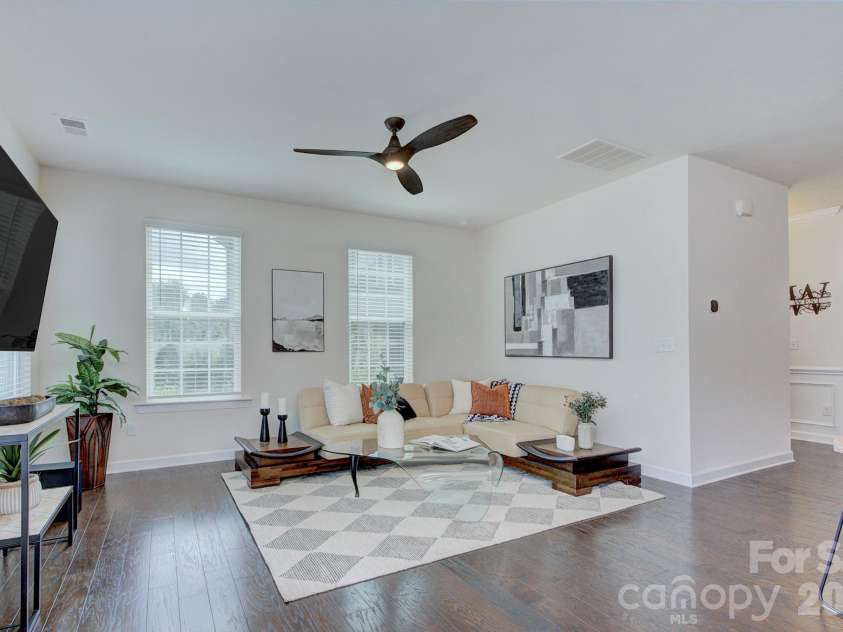9257 Glenburn Lane, Charlotte, NC 28278.  MLS# CAR4403571, YatesRealty ID 39523. 