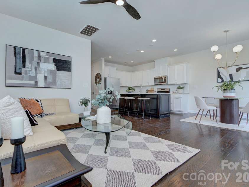 9257 Glenburn Lane, Charlotte, NC 28278.  MLS# CAR4403571, YatesRealty ID 39523. 