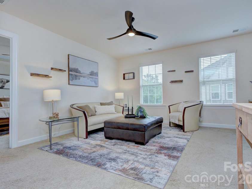 9257 Glenburn Lane, Charlotte, NC 28278.  MLS# CAR4403571, YatesRealty ID 39523. 