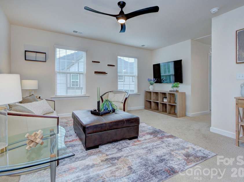 9257 Glenburn Lane, Charlotte, NC 28278.  MLS# CAR4403571, YatesRealty ID 39523. 
