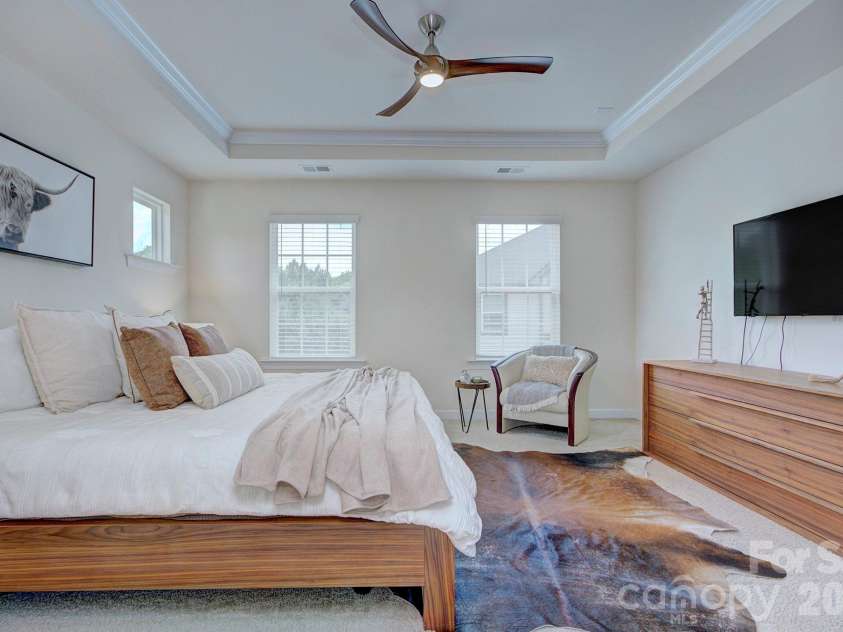 9257 Glenburn Lane, Charlotte, NC 28278.  MLS# CAR4403571, YatesRealty ID 39523. 