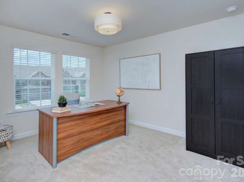 9257 Glenburn Lane, Charlotte, NC 28278.  MLS# CAR4403571, YatesRealty ID 39523. 