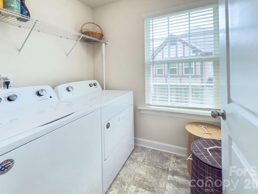 9257 Glenburn Lane, Charlotte, NC 28278.  MLS# CAR4403571, YatesRealty ID 39523. 