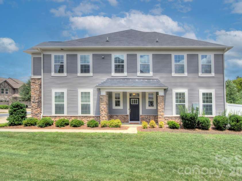 9257 Glenburn Lane, Charlotte, NC 28278.  MLS# CAR4403571, YatesRealty ID 39523. 