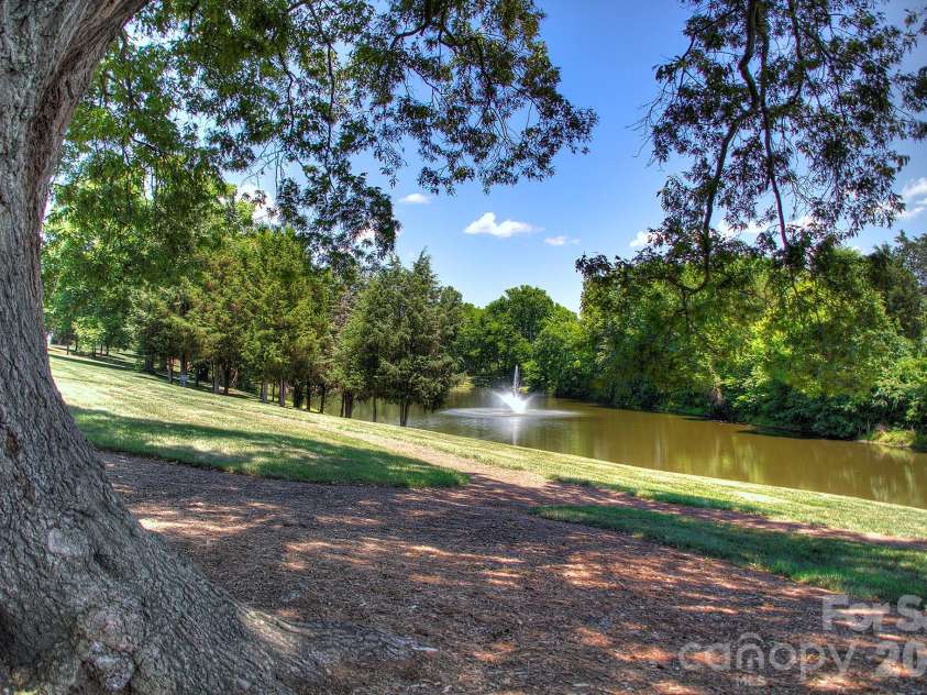 9257 Glenburn Lane, Charlotte, NC 28278.  MLS# CAR4403571, YatesRealty ID 39523. 