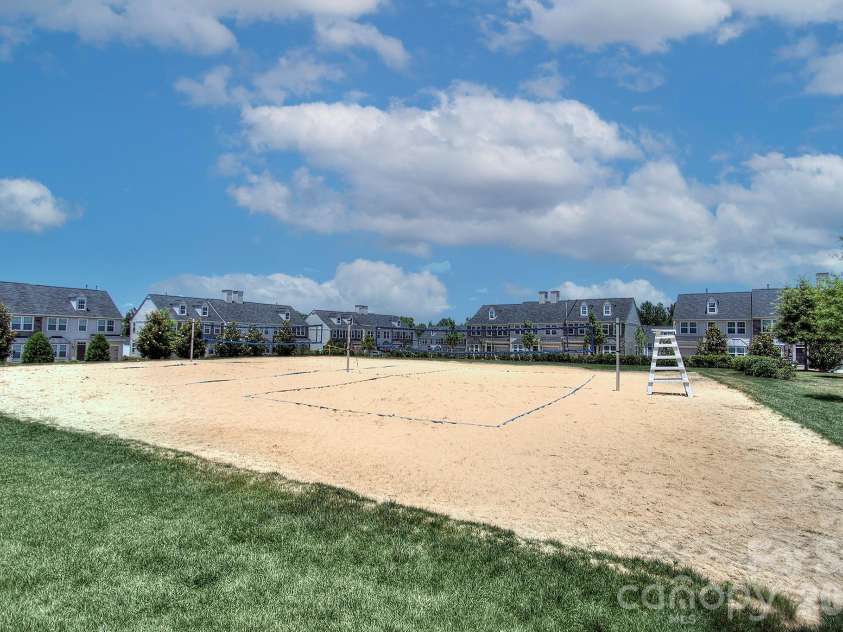 9257 Glenburn Lane, Charlotte, NC 28278.  MLS# CAR4403571, YatesRealty ID 39523. 